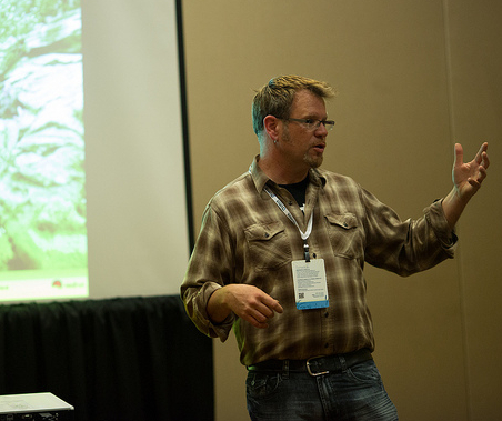 Karsten Wade speaking at Collaboration Summit in 2014.