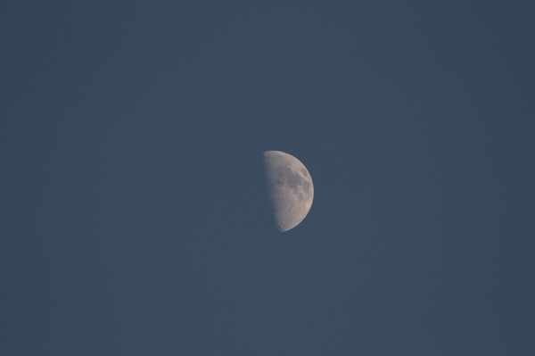 Figure 2: Unprocessed moon photo with Canon 7D at 400mm.